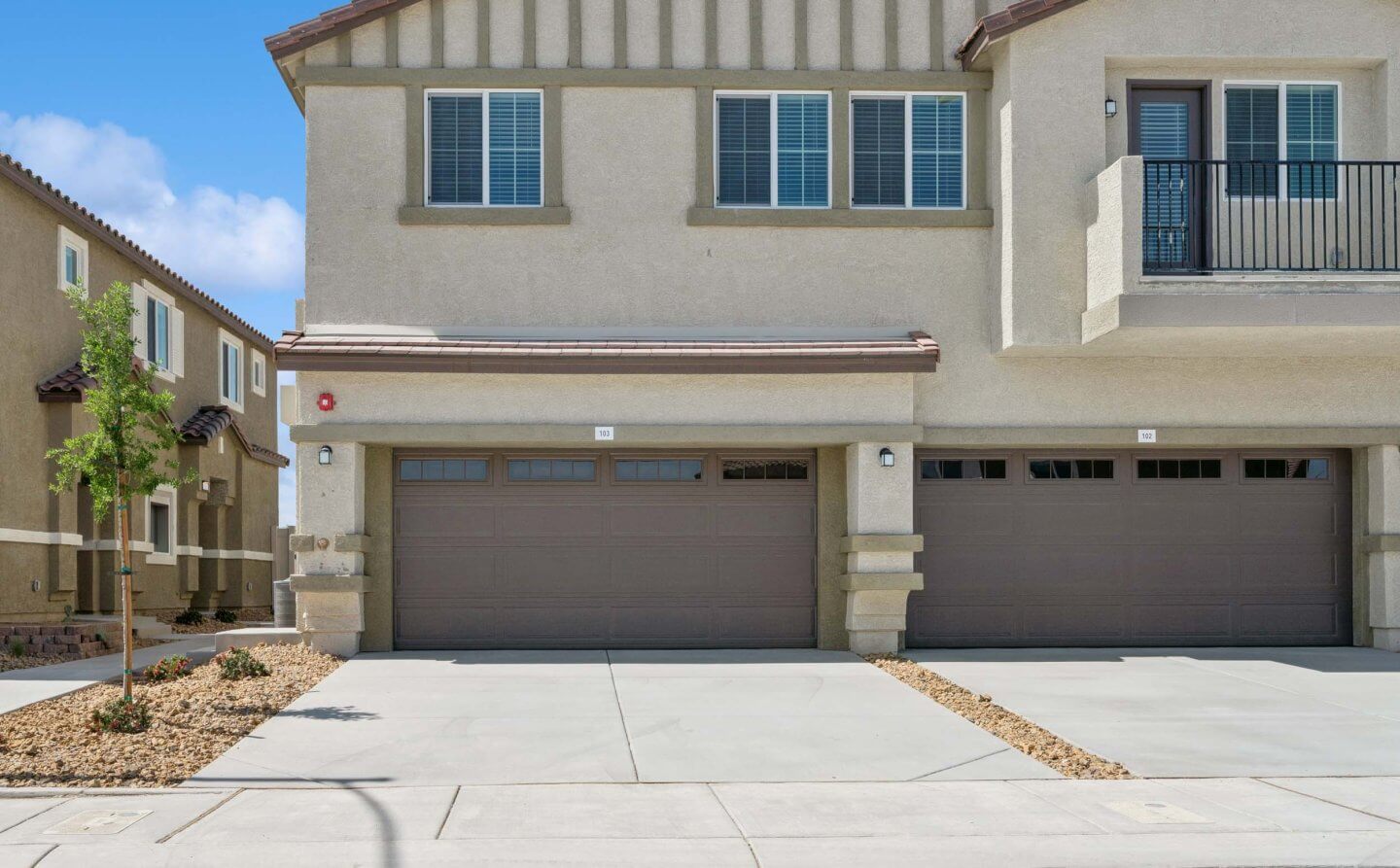exterior garage view of the townhomes for rent in las vegas nv
